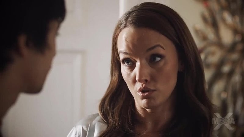 Mẹ kế gian lận của tôi cạnh nguyên sơ, ricky người Tây Ban Nha