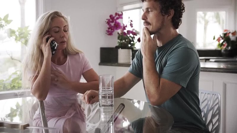 Tiếng vang của tên cướp, mùa hè buồn bã