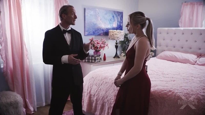 Traje de cumpleaños Anna Claire Clouds, Clarke Kent