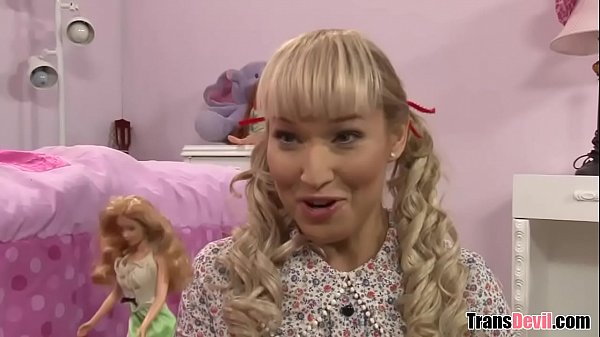 Adesso scendi lì e succhiami il clitoride! - Khloe Hart