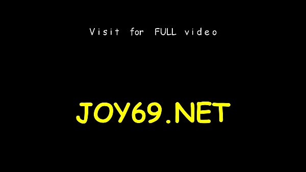 Schöner Teenager hat Spaß an Sexspielzeugen