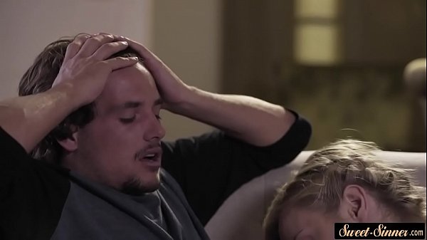 Tätowierter Tabu-Teenager wird von Stiefbruder intensiv gefickt