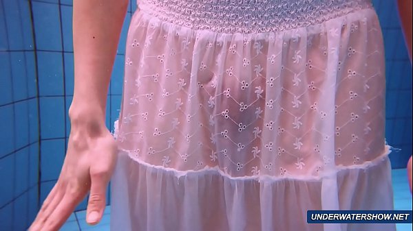 Increíble espectáculo submarino peludo de Marketa