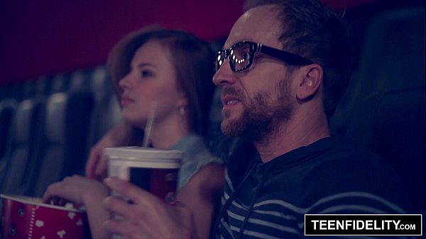 TEENFIDELITY La prima esperienza anale di Jillian Janson