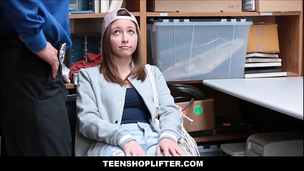 小小少年海登入店行窃被抓