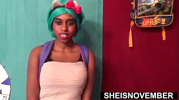 Sodomia appassionata e oscena, scopata nel culo, cowgirl, giovane figliastra nerd innocente e tettona Sheisnovember cavalca il pene del patrigno in segreto, tette vere e voluttuose, panini sexy e areole rotonde esposte durante il sesso strano di lunedì