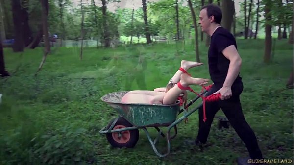 Guarda il giocoso video sadomaso per adolescenti