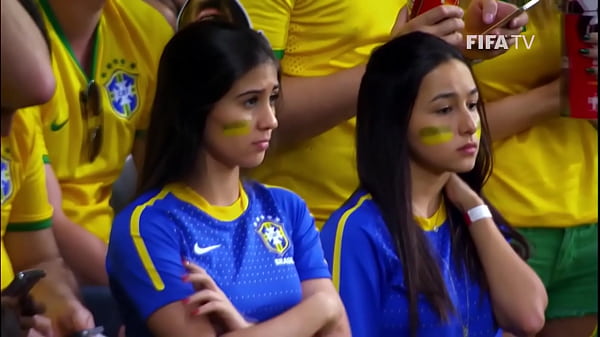 SELE&Ccedil_&Atilde_O कुतिया चूसती है और चोदी जाती है