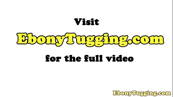 Schwarzer Bikini-Teenie wichst einen weißen Schwanz