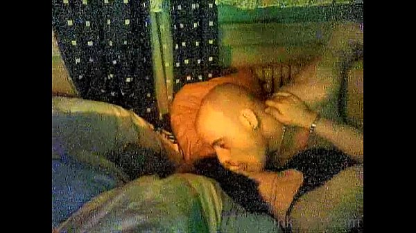 La nuova arrivata Jenny e Toga fanno la prima sveltina davanti alla telecamera: sa essere così dolce