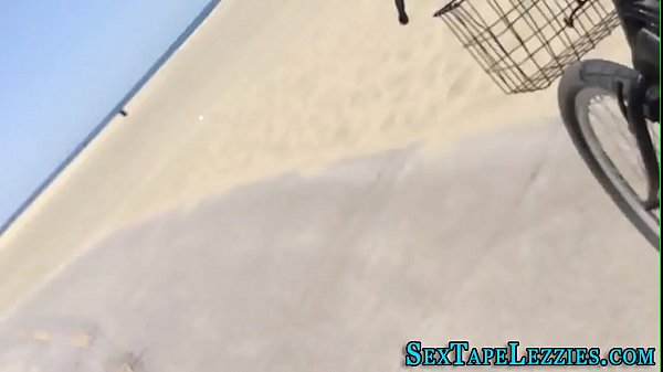 Real teen lesbos eat out