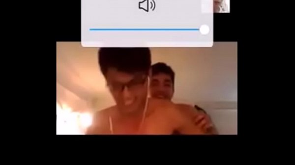 zwei männliche Universitätsstudenten