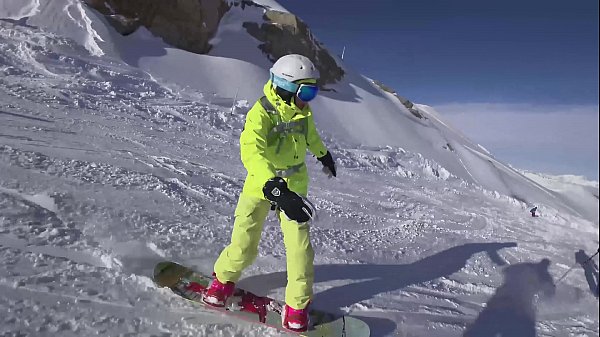 4K Public Cumshot auf den Mund im Skilift Teil 1, 2