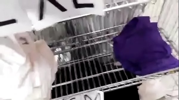 Ti mostrerò alcune mutandine che vorrei comprare in negozio