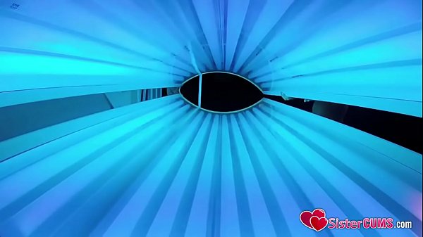 SisterCums - 继妹用紫外线晒黑屁股