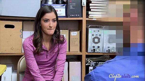 कृपया चोरी के लिए मुझे मत चोदो, तुम बूढ़े दुष्ट!