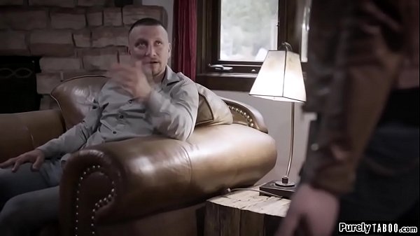 19-jähriger Stiefvater macht sich beim Stiefvater in die Hose