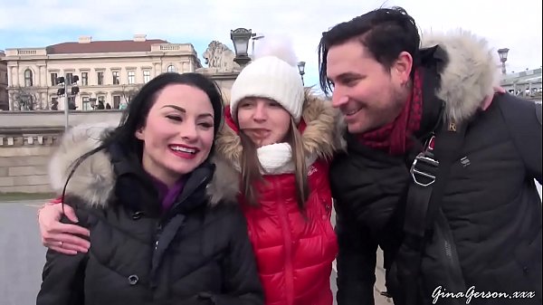 Pose sveglie della ragazza