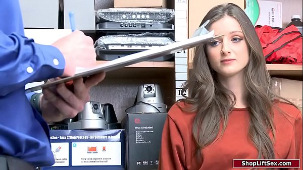 Une ado s'est fait baiser pour vol à l'étalage