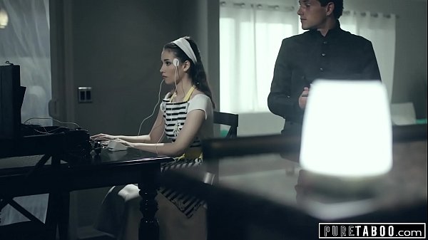 PURE TABOO Joven ama de casa auditada y sometida a un examen físico