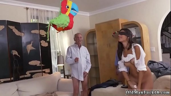 Molliges blondes Teenie fingert xxx Going South Of The Border