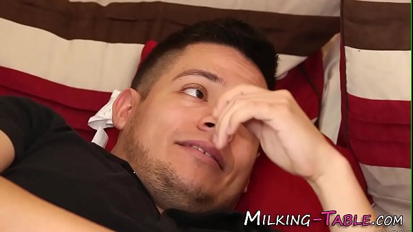 Latina masseuse gets jizz