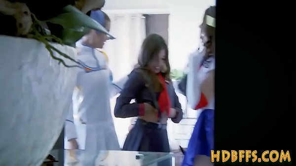 Cosplay nghiệp dư hút và quái tại bữa tiệc ăn mặc