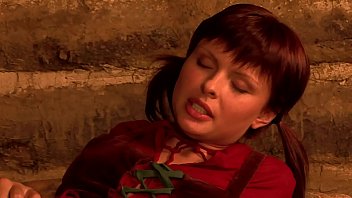 Fottutamente caldo dentro la stalla con una puttana in calore