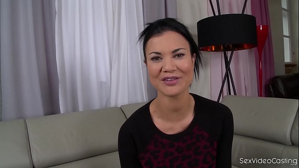 Casting Exhibitionist Jasmine Jae Can&rsquo_t Wait To Finger Her Fuckhole