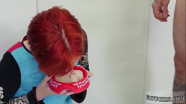 Winziger Teenager 69 Cummie, die schmerzhafte Spermakatze