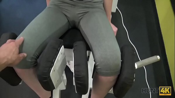 CACCIA4K. Buddy guadagna un sacco di soldi vendendo la figa stretta della fidanzata in palestra
