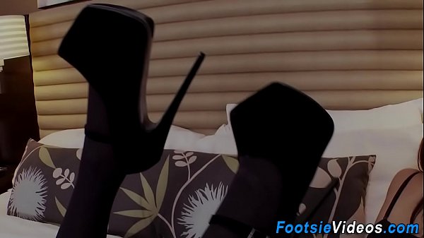 Teenagers toes cum dumped