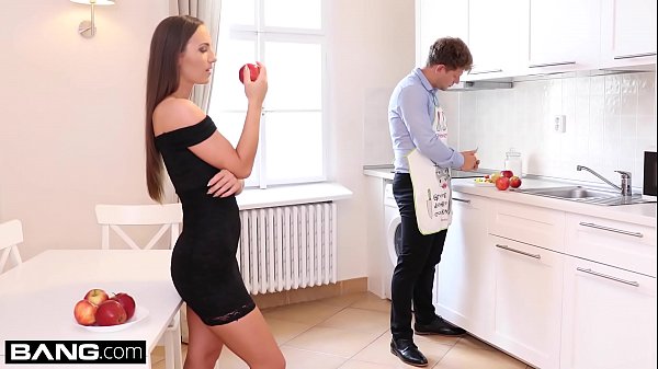 Kristy Black è una troia anale che adora la doppia penetrazione