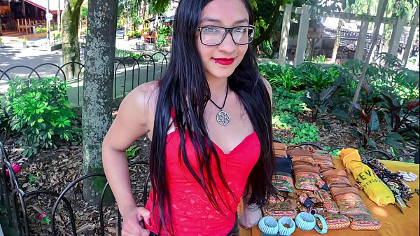 CARNE DEL MERCADO - Nena colombiana jugosa con gafas es follada