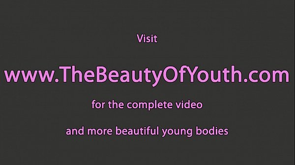 Trio di teenager si lecca la fica e si sditalina