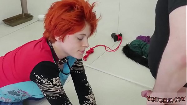 Danny fa sesso con la sborra Lei mangia la sborra dal culo del dottore e si fa sperma