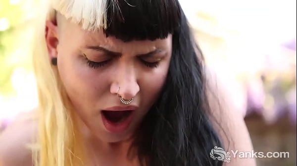 Sensuale ragazza teenager amatoriale