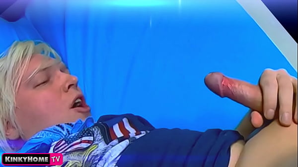 Self cumshot blonde guy