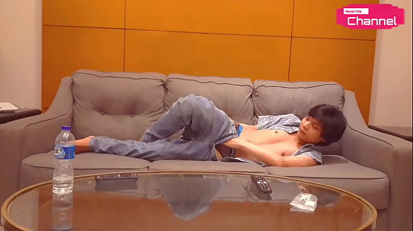 [Canal Hansel Thio] Estoy bajo la lluvia con truenos de regreso al hotel después de la excursión, parte 1