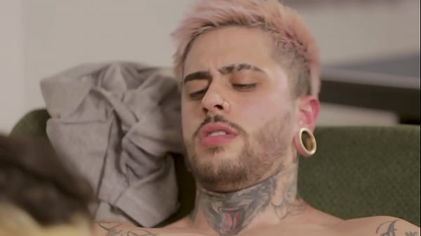 Giocare a ping pong con una ragazza sexy dal culo grosso. Figa bagnata, ragazza arrapata, studentessa cattiva - Pucca Devil - Matheus Castro