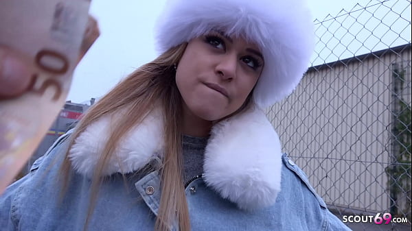 SCOUT ALEMÁN - DULCE TURISTA LATINA BELLA RECOGIDA Y FOLLADA DURO EN BERLÍN