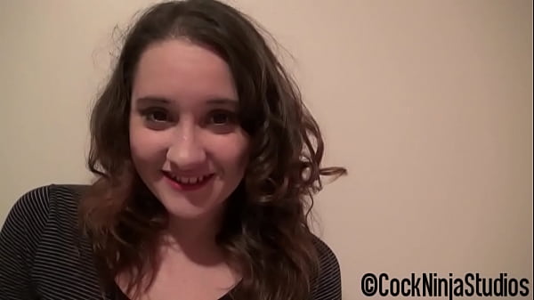 La sorellastra ha bisogno dell'anteprima dello sperma del fratello - Itty Bitty Pussy