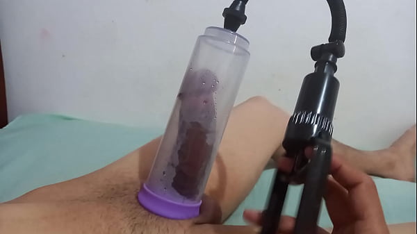 Succhio il cazzo con la pompa