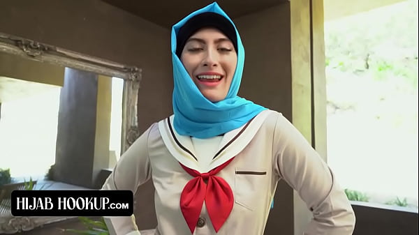 Cô gái Trung Đông Angeline Red đã sẵn sàng đi hết con đường với bạn trai của mình & amp_ Nhảy lên con cặc của anh ấy