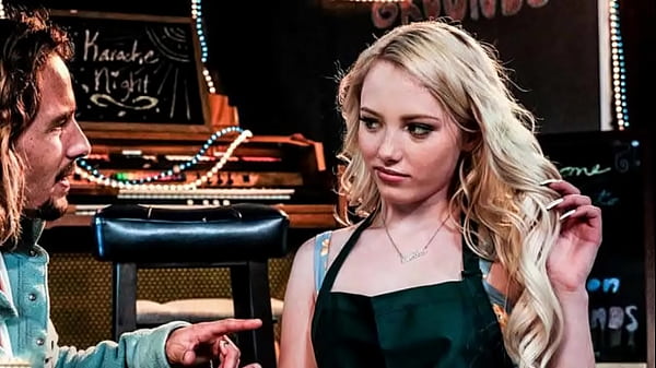 Cô hầu bàn tóc vàng Dixie Lynn Mất trinh cho nghệ sĩ âm nhạc Tyler Nixon - Phim đầy đủ trên FreeTaboo.Net