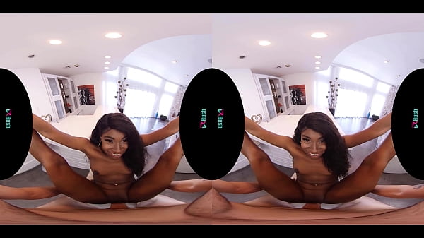 Impresionante chica adolescente de realidad virtual