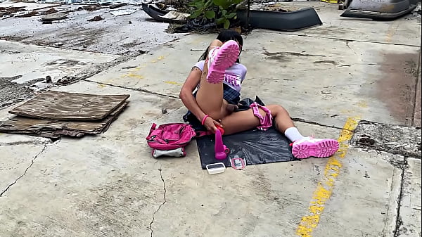 Anal Teen gibt an – attraktiv