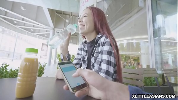 Hermosa Adolescente se burla de corrida