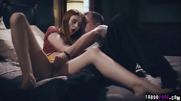 Die schwangere Maya ist verzweifelt und stimmt dem Angebot von Nathans Vater zum Ficken zu