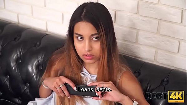 Nợ4k. Người mẫu nhỏ nhắn Roxy Lips có thân hình quan hệ tình dục với người lạ để đòi nợ